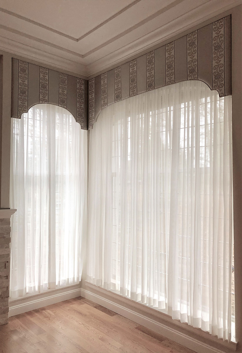 curved bottom padded valances covered in Ardecora fabric - Alendel shers_UA